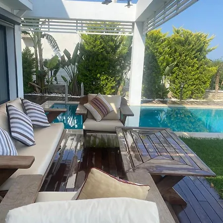 Aleph-kiralik Muestakil Havuzlu Luex Vilă