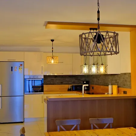 Aleph-kiralik Muestakil Havuzlu Luex Vilă