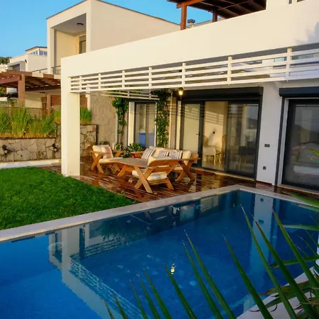 Aleph-kiralik Muestakil Havuzlu Luex Vilă *